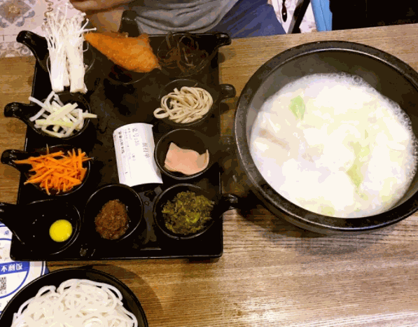 蒙蒙香过桥米线